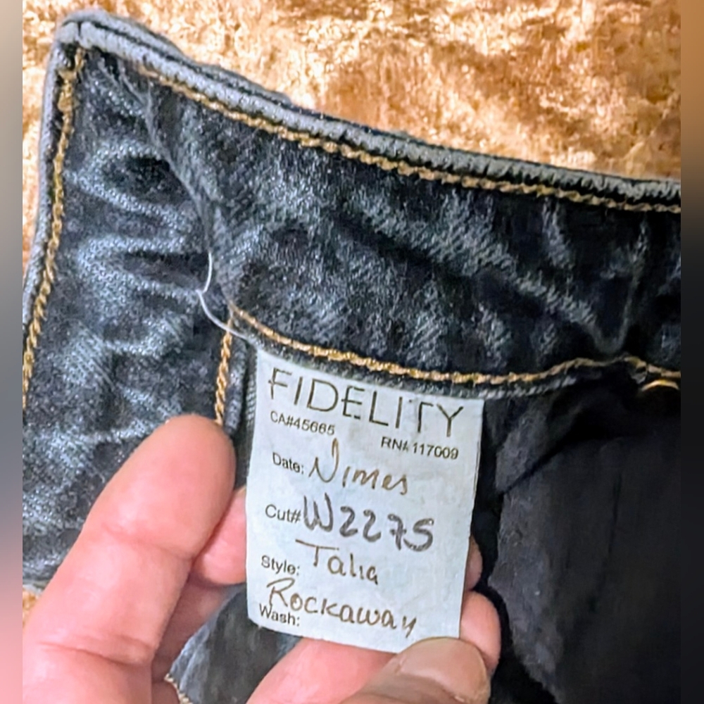 Fidelity ROCKAWAY Cropped Dark Wash Jean - Picture 5 of 9